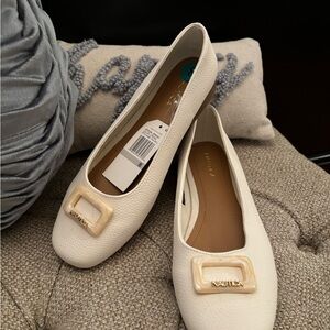 Nautica flats cream color man made material , soft, stylish , new !